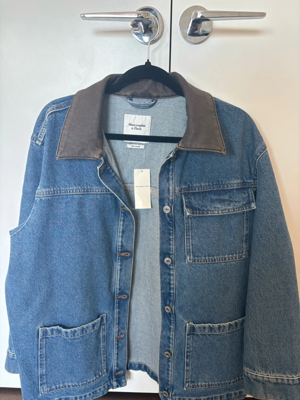 Abercrombie & Fitch Blue Denim Jacket with Dark Contrast Collar - Picture 3 of 5